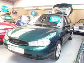 Click on this photo of the Ford Mondeo 1.8 Verona 5 door Manual to enlarge... for sale at Scotts Garage Brighton - if this photo is missing try refreshing the page if the photo still doesn't appear this vehicle might be already sold in which case please contact the dealer