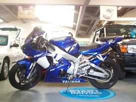 Click on this photo of the Yamaha YZF R1 Motorcycle Manual to enlarge... for sale at Scotts Garage Brighton - if this photo is missing try refreshing the page if the photo still doesn't appear this vehicle might be already sold in which case please contact the dealer