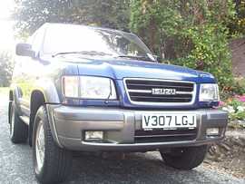 Click on this photo of the Isuzu Trooper 3.5 V6 24v Citation 3 door Auto Automatic to enlarge... for sale at Scotts Garage Brighton - if this photo is missing try refreshing the page if the photo still doesn't appear this vehicle might be already sold - click the home button if you found this page via a search engine