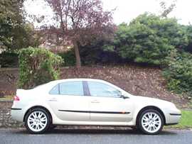 Click on this photo of the Renault Laguna 1.8 16v Dynamique 5 door Manual to enlarge... for sale at Scotts Garage Brighton
