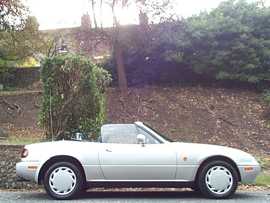 Click on this photo of the Mazda MX-5 1.8i 16v Convertible Manual to enlarge... for sale at Scotts Garage Brighton