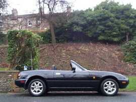 Click on this photo of the Mazda MX-5 1.8i Eunos Convertible Manual to enlarge... for sale at Scotts Garage Brighton